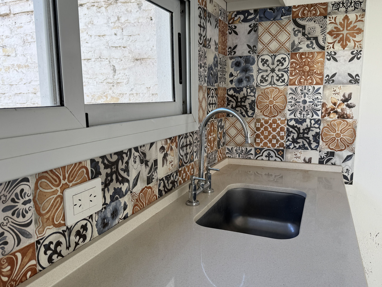 APTA CRÉDITO: CASA A RECICLAR A MTS DE AV. CASTRO BARROS. 120M2 CUBIERTOS. 362M2 TERRENO. — foto 32