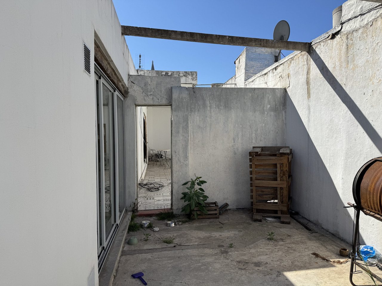 APTA CRÉDITO: CASA A RECICLAR A MTS DE AV. CASTRO BARROS. 120M2 CUBIERTOS. 362M2 TERRENO. — foto 38