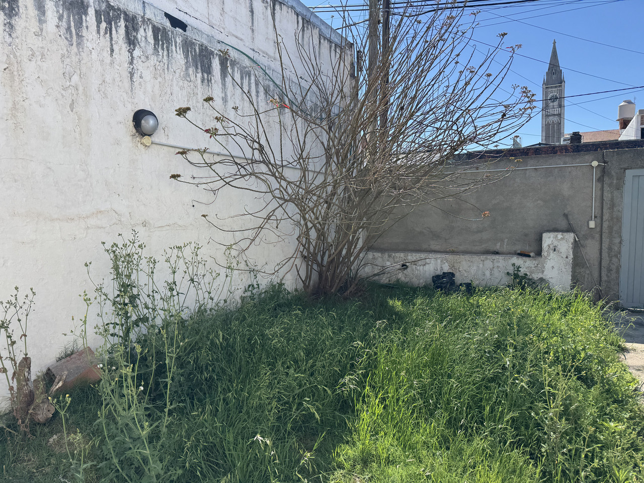 APTA CRÉDITO: CASA A RECICLAR A MTS DE AV. CASTRO BARROS. 120M2 CUBIERTOS. 362M2 TERRENO. — foto 7