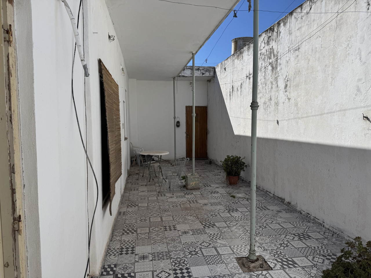 APTA CRÉDITO: CASA A RECICLAR A MTS DE AV. CASTRO BARROS. 120M2 CUBIERTOS. 362M2 TERRENO. — foto 40