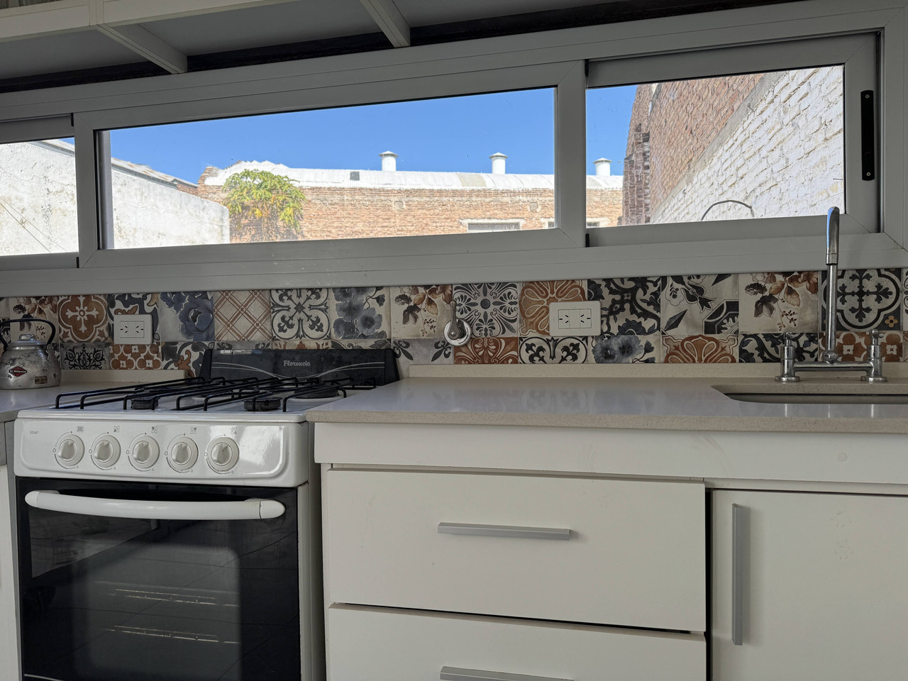 APTA CRÉDITO: CASA A RECICLAR A MTS DE AV. CASTRO BARROS. 120M2 CUBIERTOS. 362M2 TERRENO. — foto 35